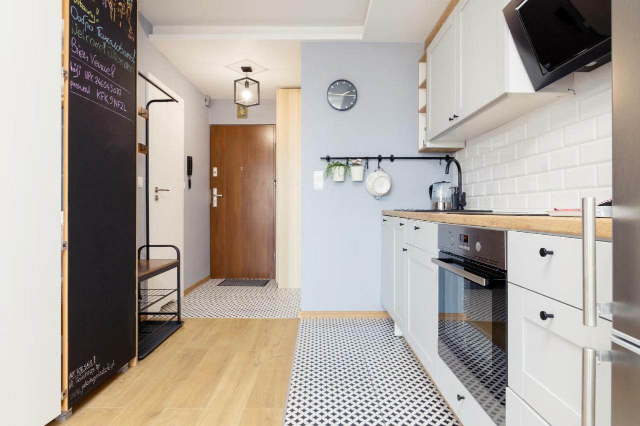 Klimatyczne Studio Metro Slodowiec Warschau Buitenkant foto